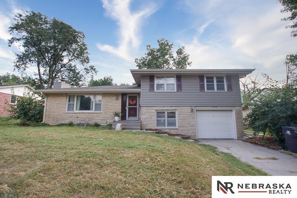 2539 Woods Boulevard, Lincoln