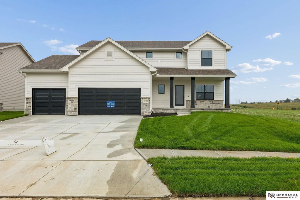 12406 S 89th Avenue, Papillion