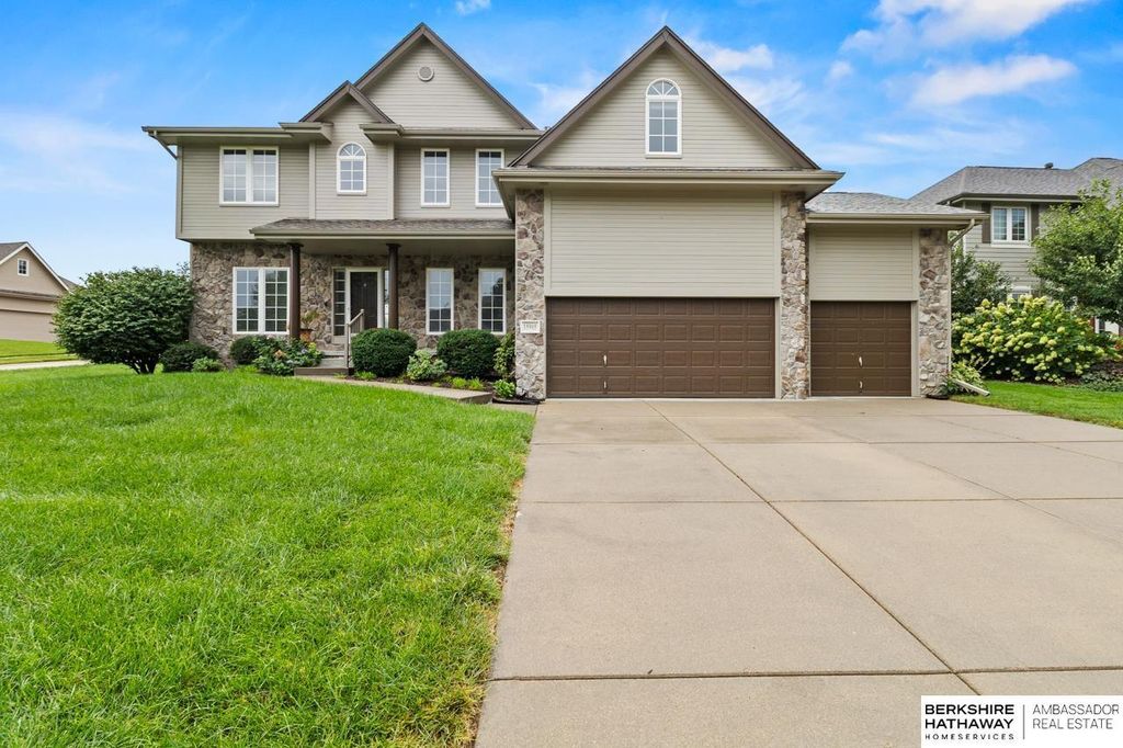 15905 Newport Avenue, Omaha