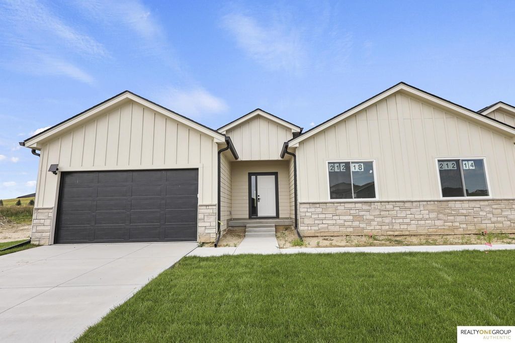 21218 Camden Avenue, Elkhorn