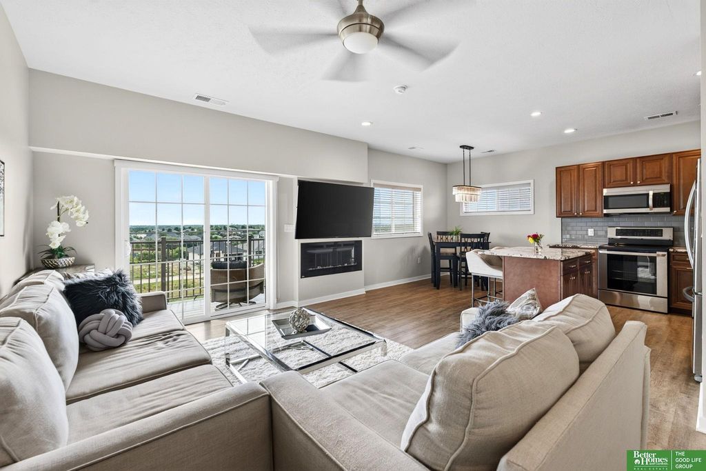 5933 N 158 Court, Unit 308, Omaha