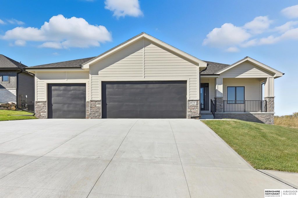 8230 N 167th Avenue, Bennington