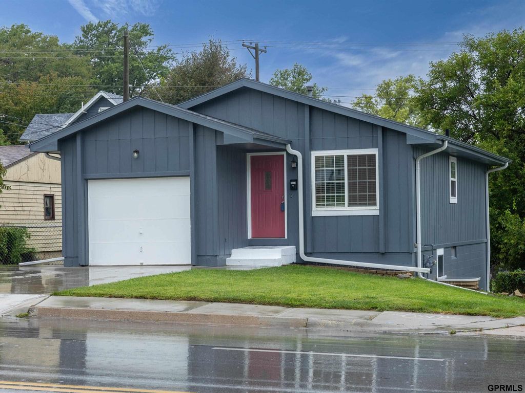 2232 S 42nd Street, Omaha