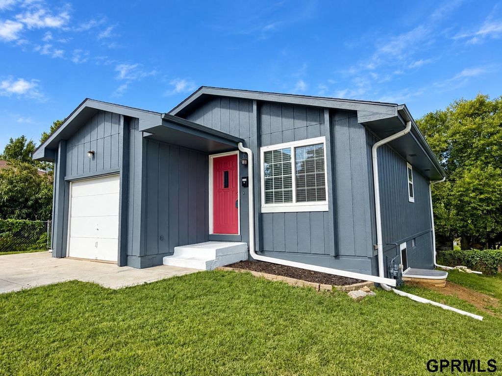 2232 S 42nd Street, Omaha
