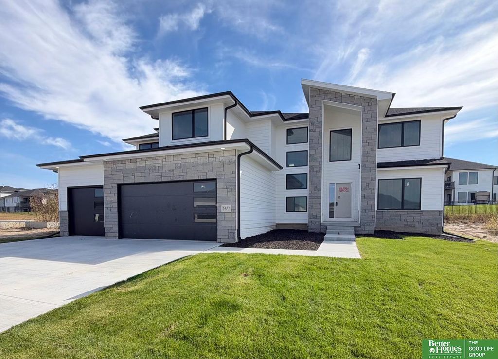 5427 N 213th Avenue, Elkhorn