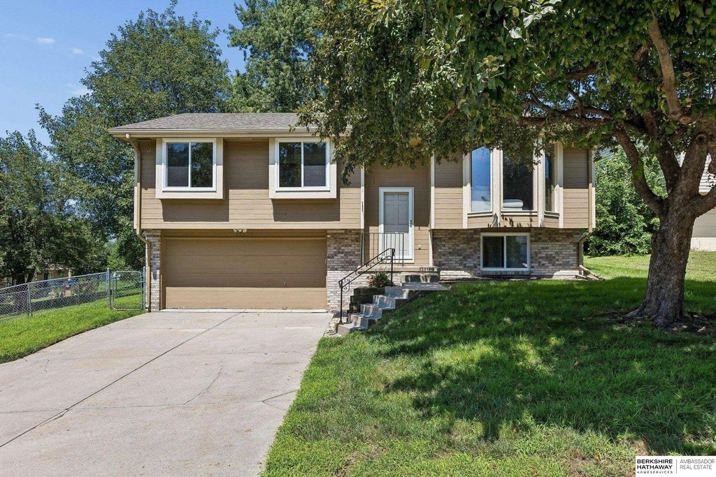 15322 Parker Plaza, Omaha