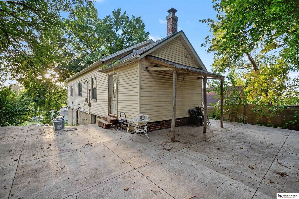 2423 S 20th Avenue, Omaha