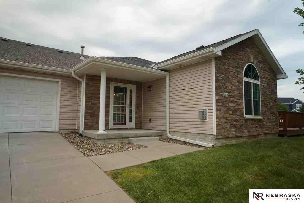 15960 Clay Plaza, Bennington