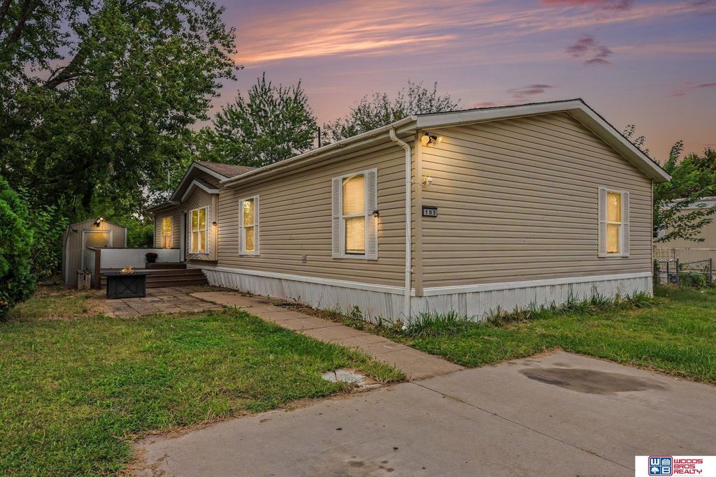 105 W Treehaven Drive, Lincoln