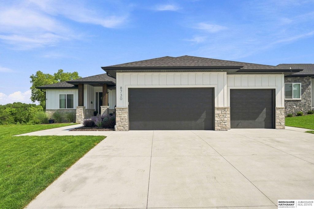 8730 Dragonfly Lane, Lincoln