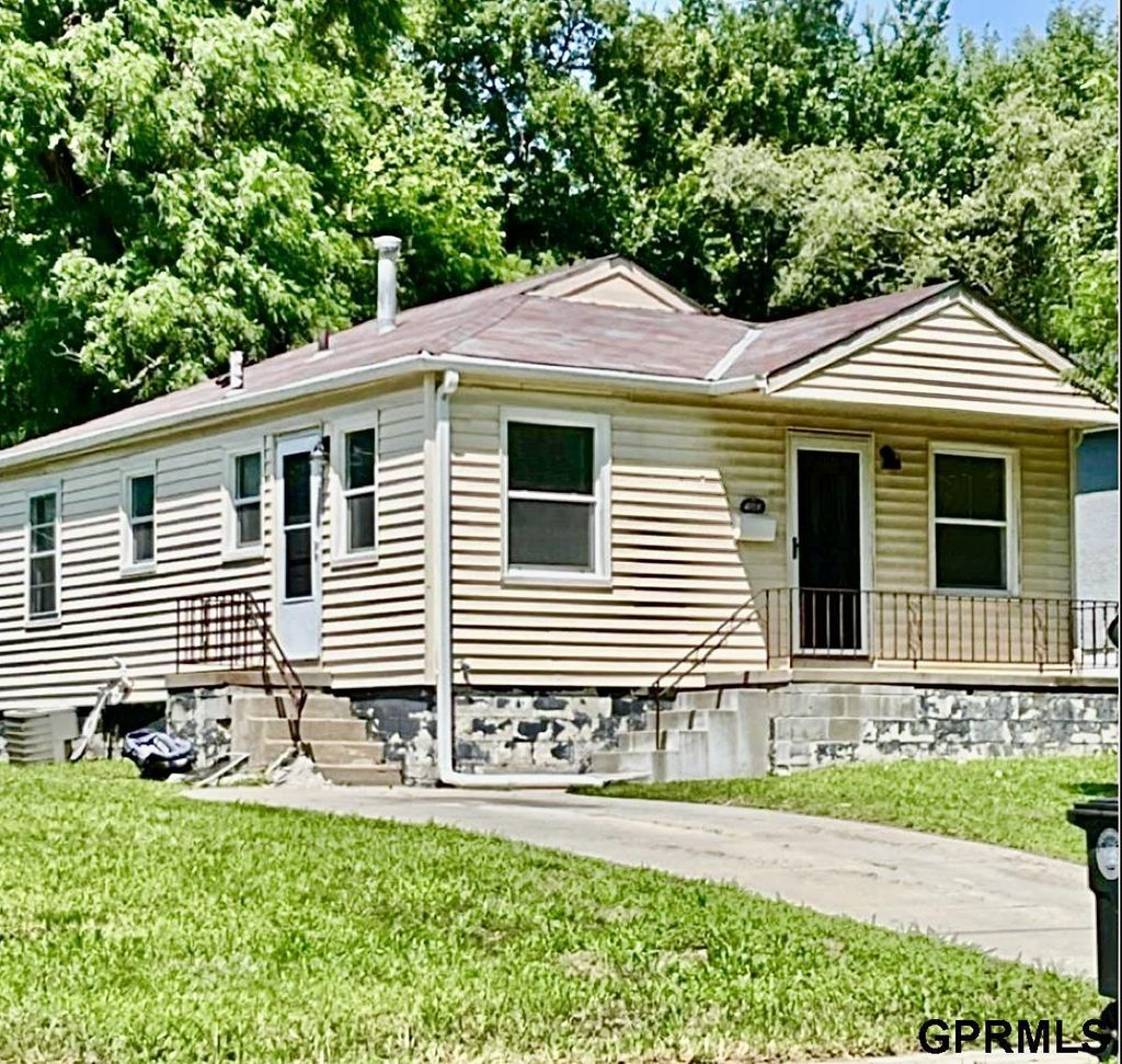 4018 N 42 Street, Omaha