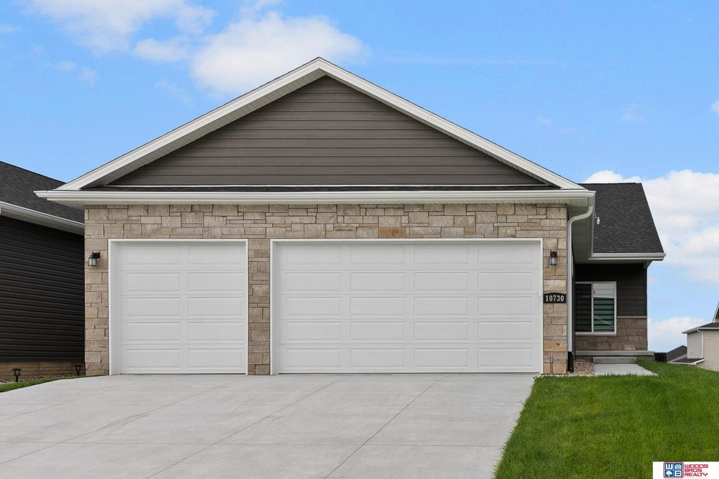10730 Majestic Lane, Lincoln