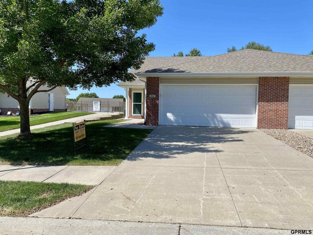 1816 N 175th Plaza, Omaha