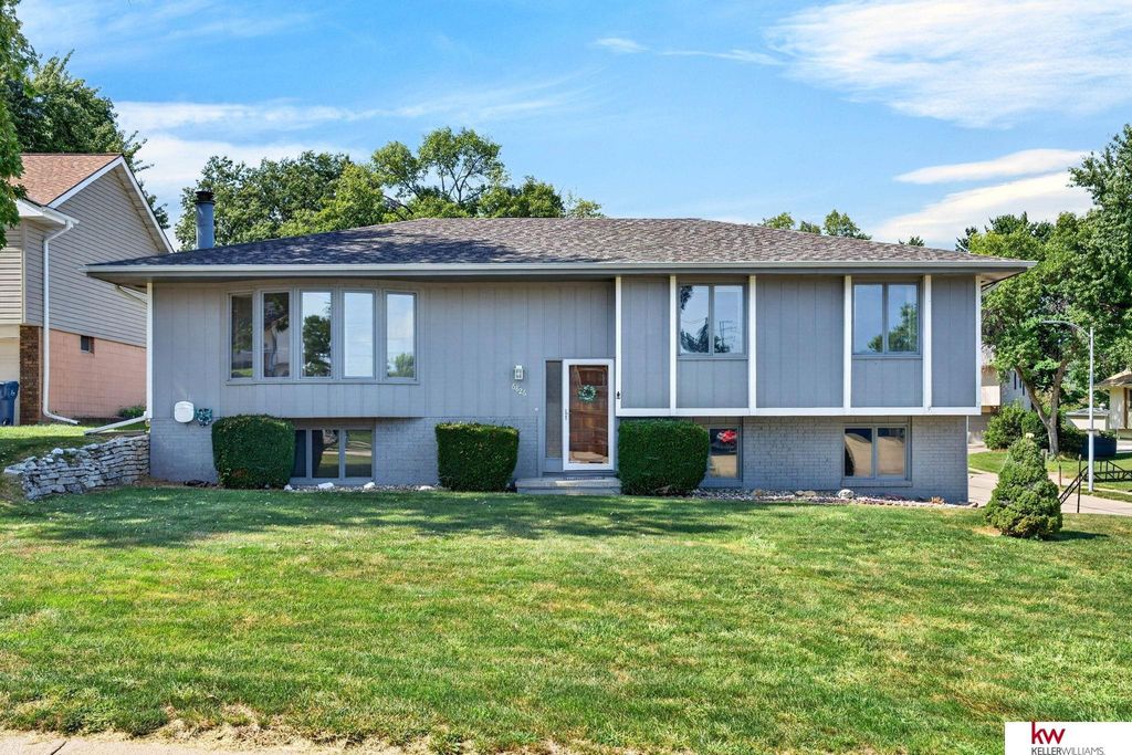 6826 S 73rd Avenue, Ralston