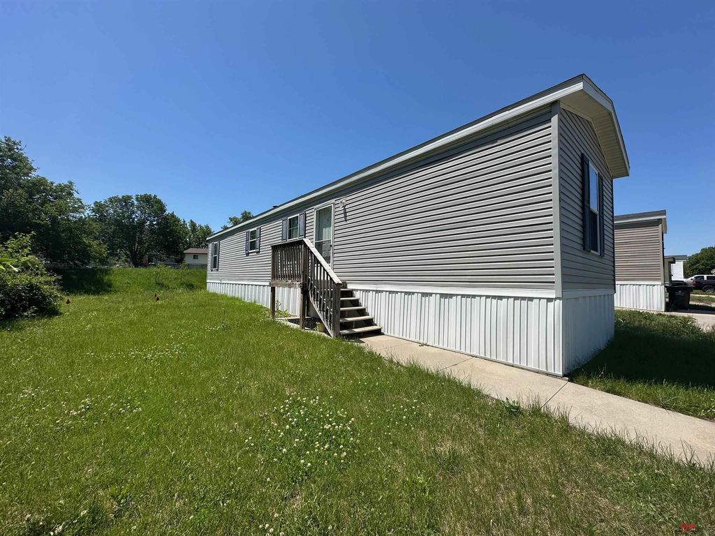 201 W Treehaven Drive, Lincoln