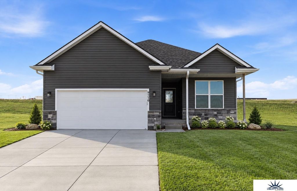 7719 N 95th Avenue, Omaha