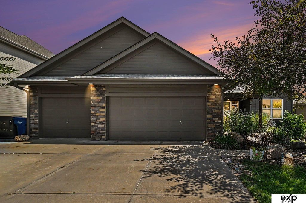2003 S 198 Street, Omaha