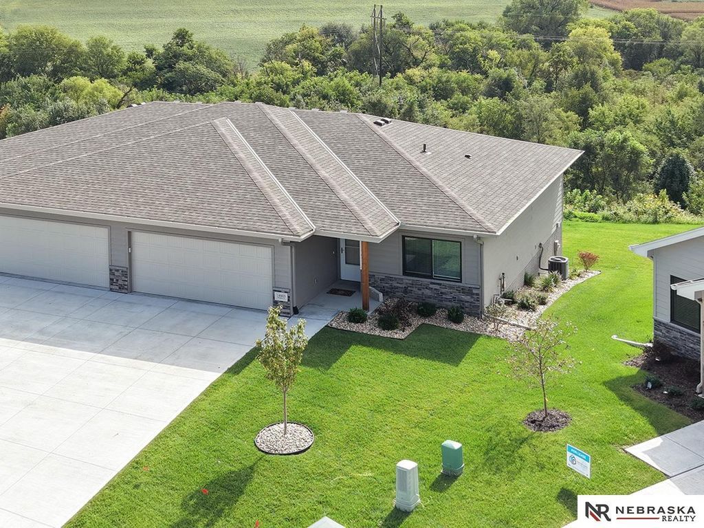 14803 Willow Street, Bennington