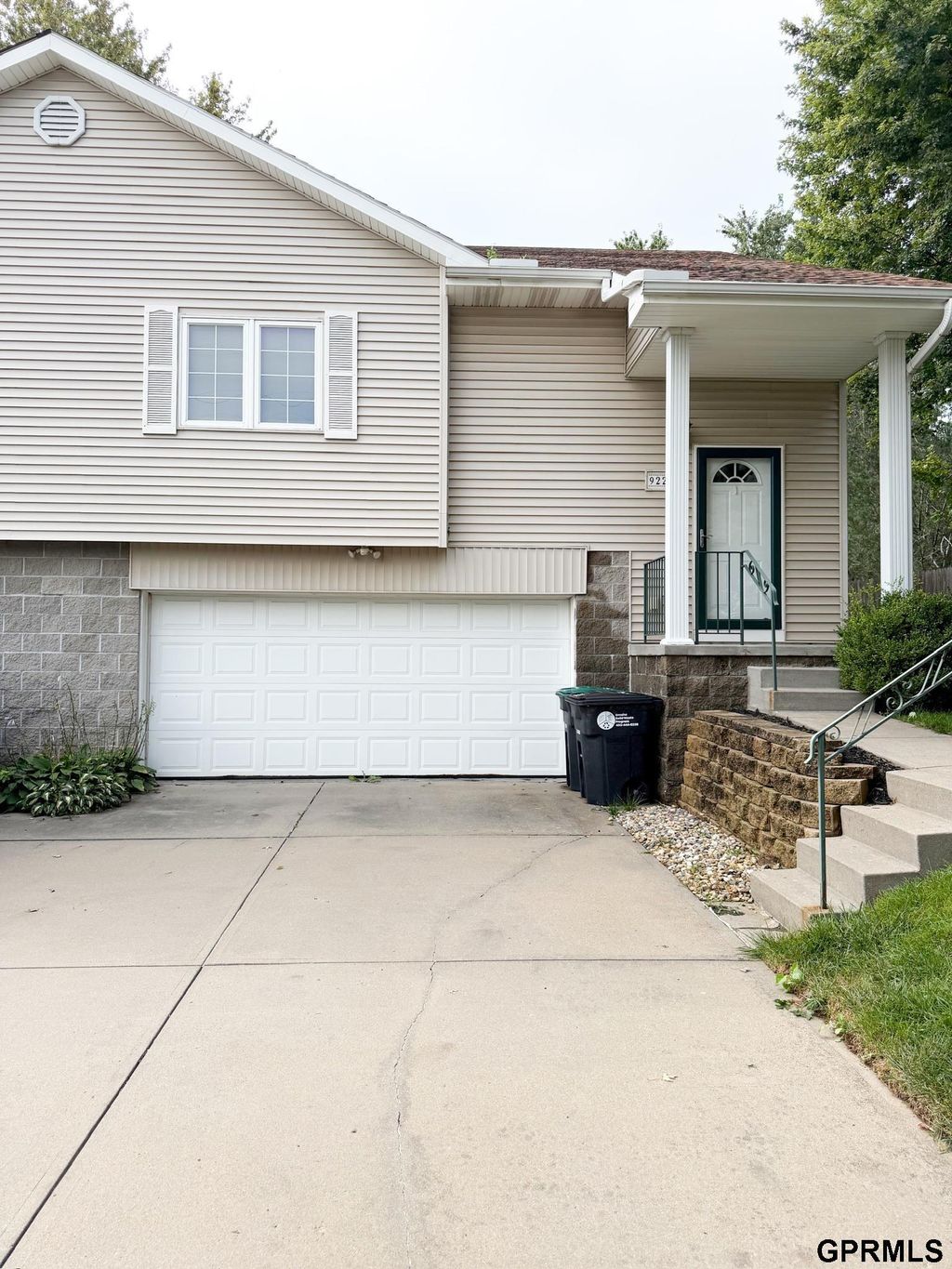 9229 Blondo Street, Omaha