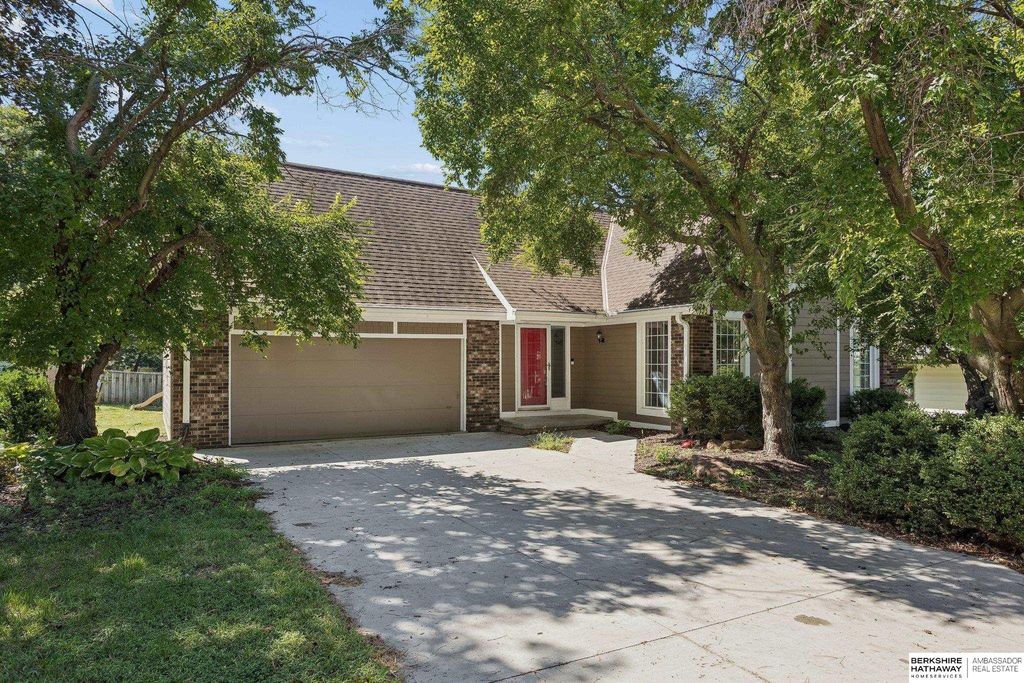 15111 Farnam Circle, Omaha