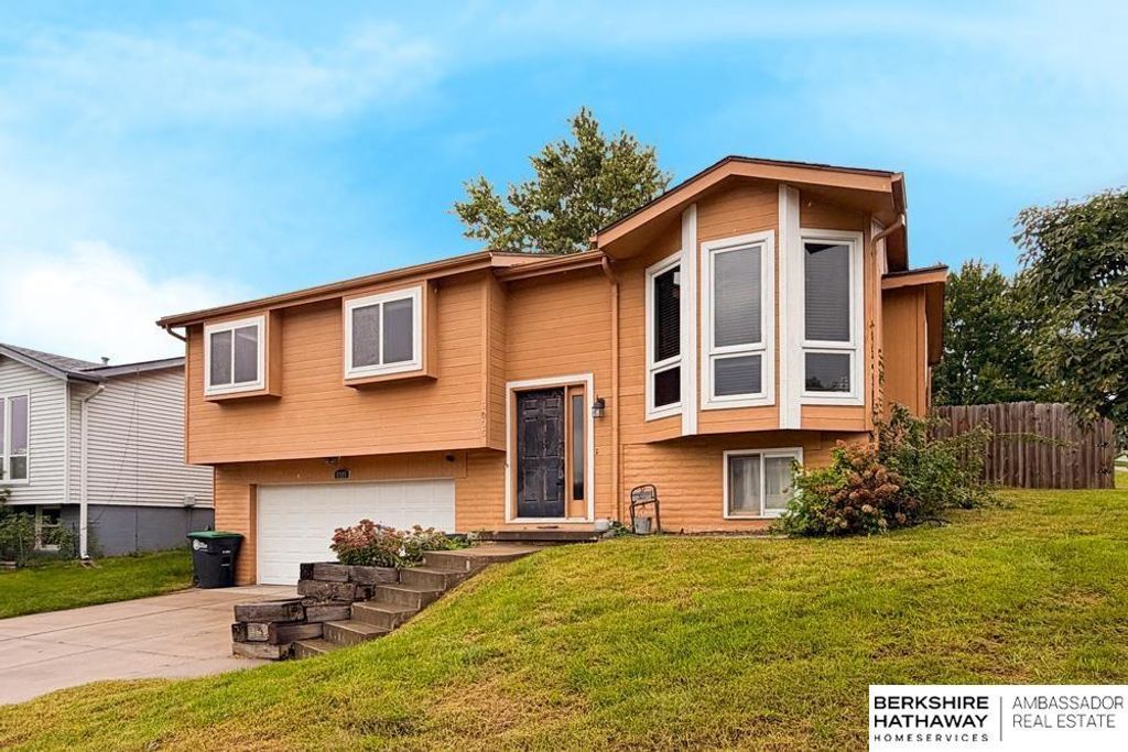 6005 N 109th Street, Omaha