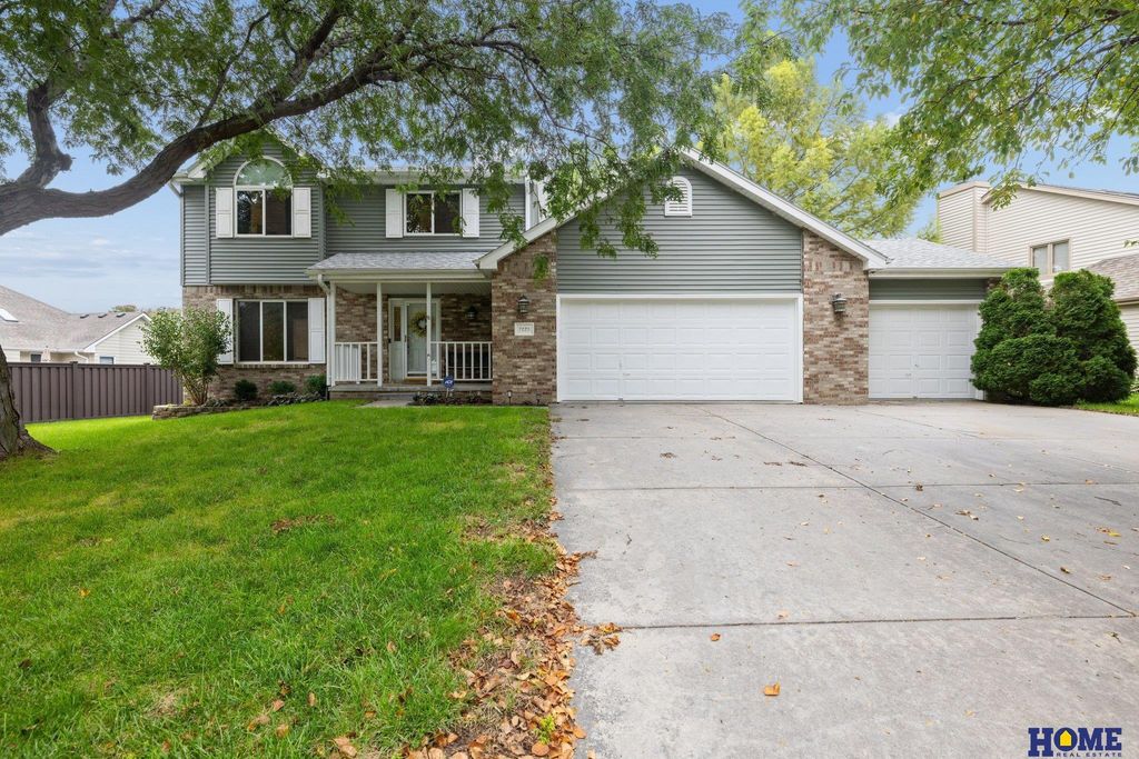 7220 Woody Creek Lane, Lincoln