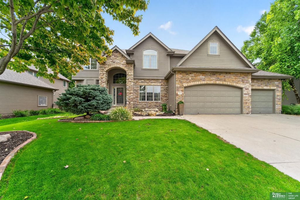 713 S 197 Street, Omaha