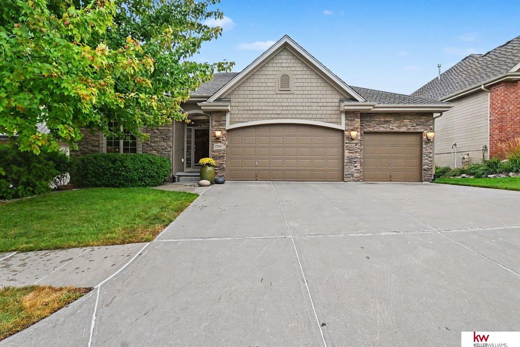 17219 Howard Plaza, Omaha