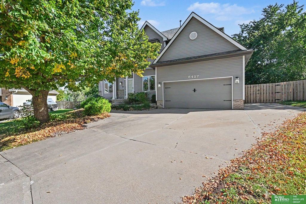 6427 S 156th Avenue, Omaha