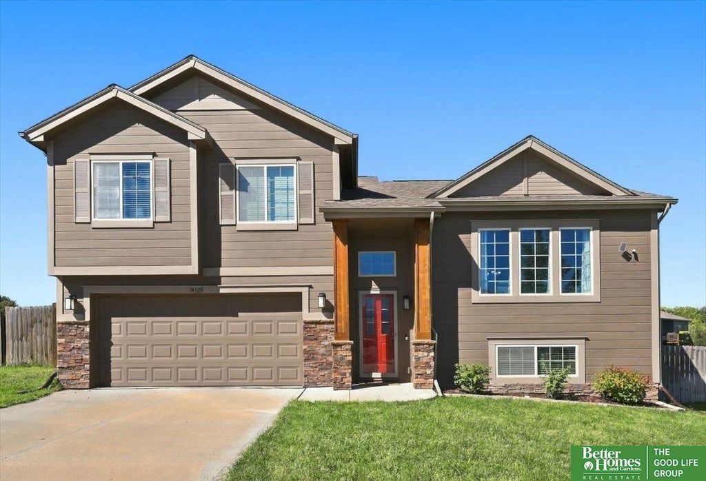 14320 Tregaron Drive, Bellevue