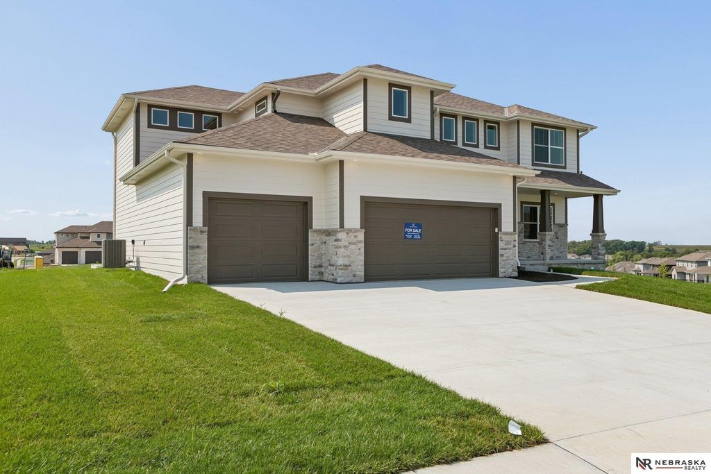 12603 Carpenter Street, Papillion