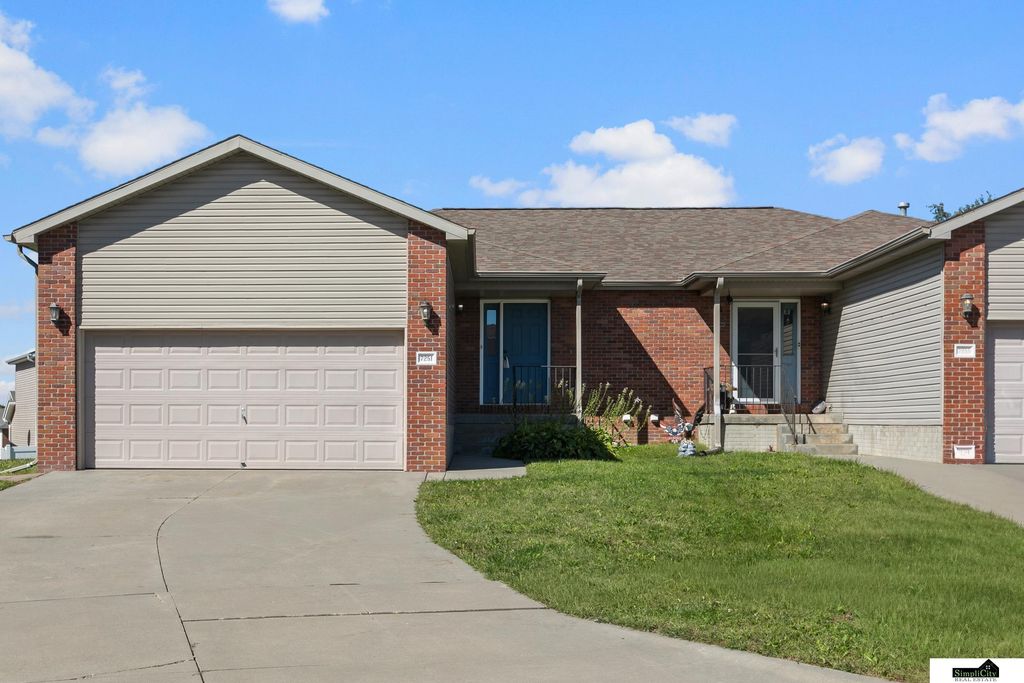 7251 Dorchester Court, Lincoln