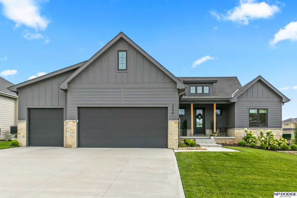 3337 S 212 Avenue, Elkhorn