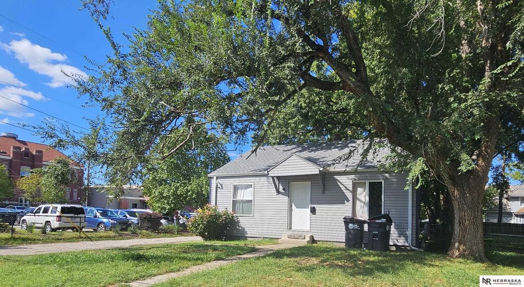 2710 Ellison Avenue, Omaha