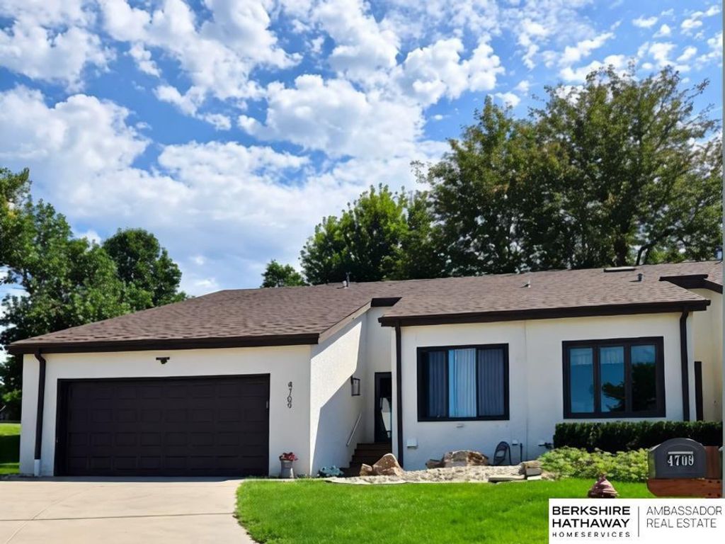 4709 N 111th Circle, Omaha