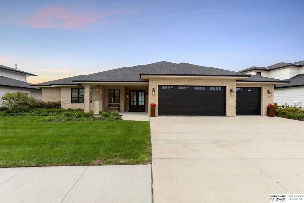 28426 Laurel Circle, Valley
