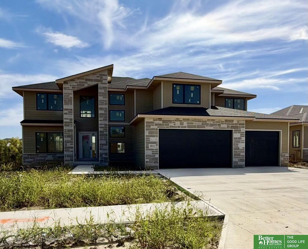 5831 N 214th Avenue Circle, Elkhorn
