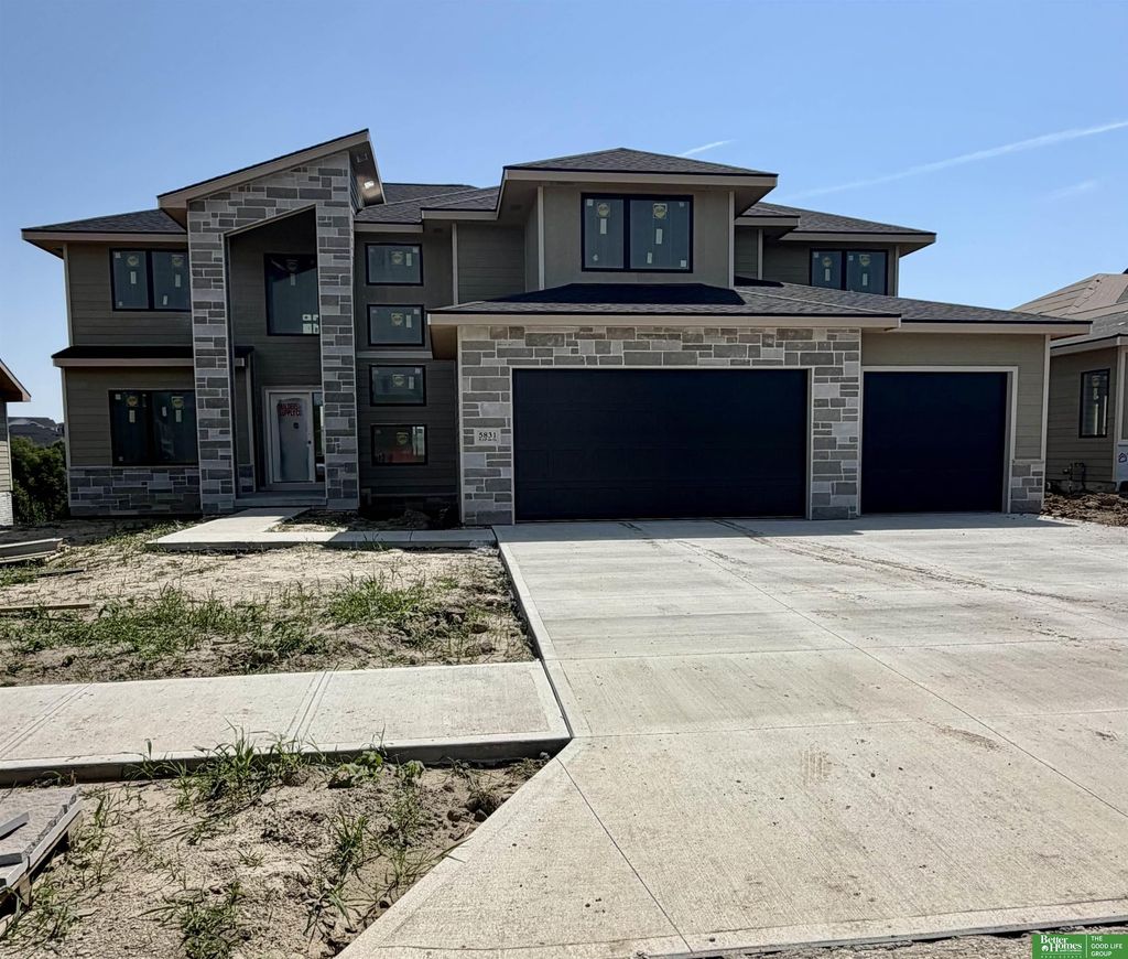 5831 N 214th Avenue Circle, Elkhorn