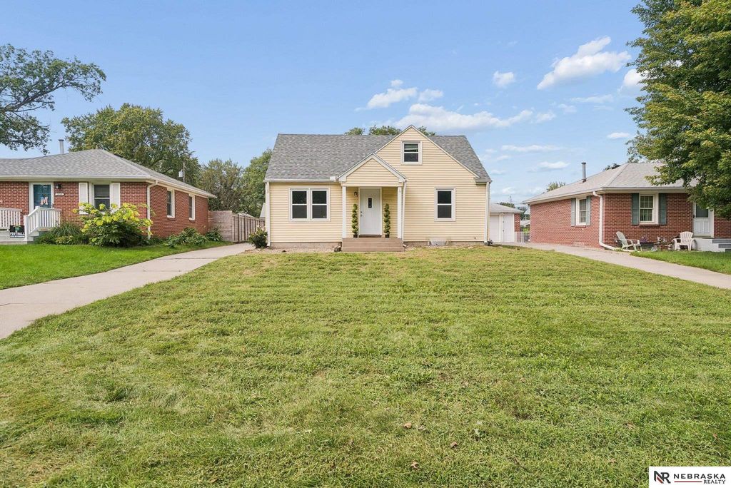 3225 N 60th Street, Lincoln