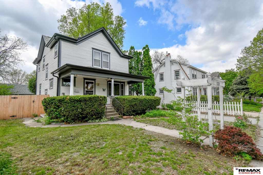 1221 Rose Street, Lincoln