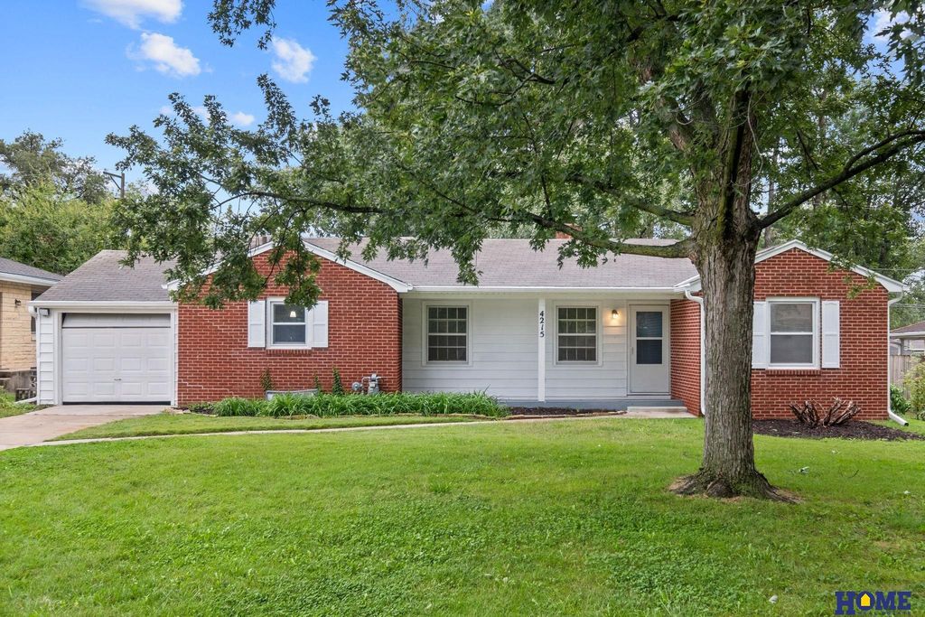 4215 Everett Street, Lincoln