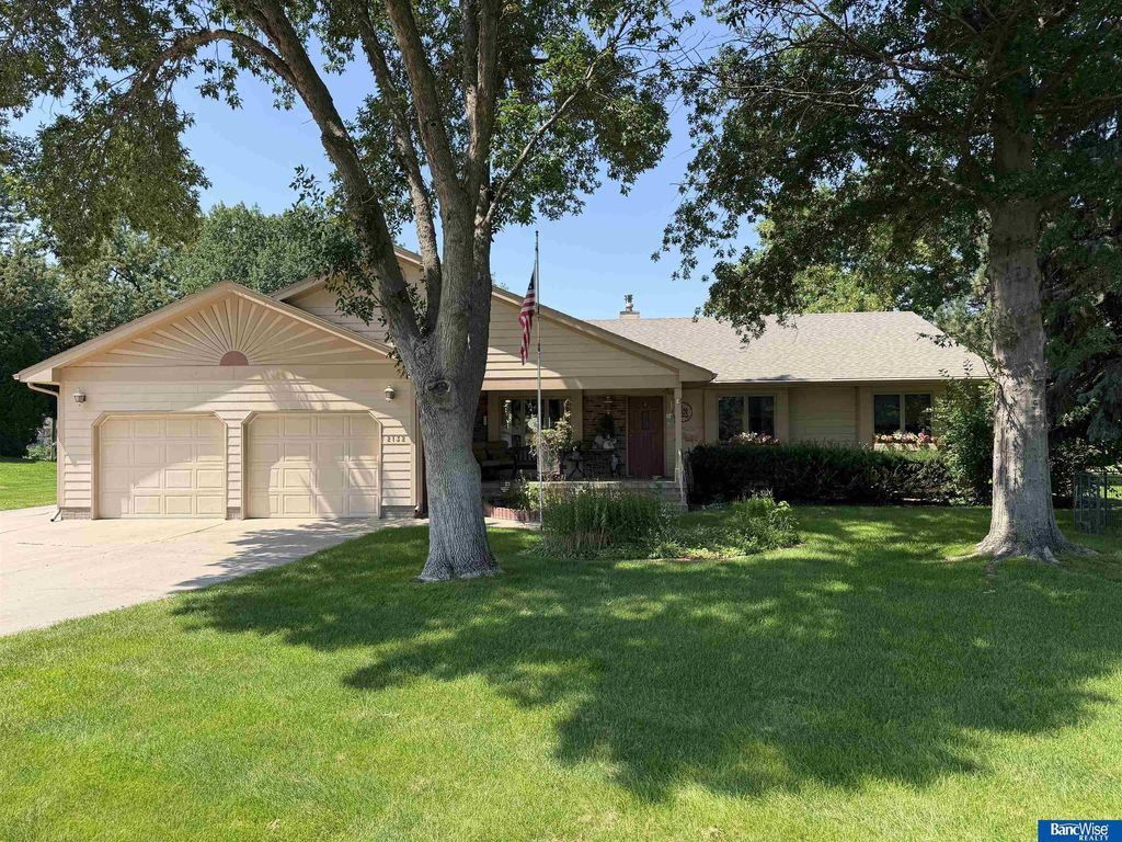 2132 Viking Place, Grand Island