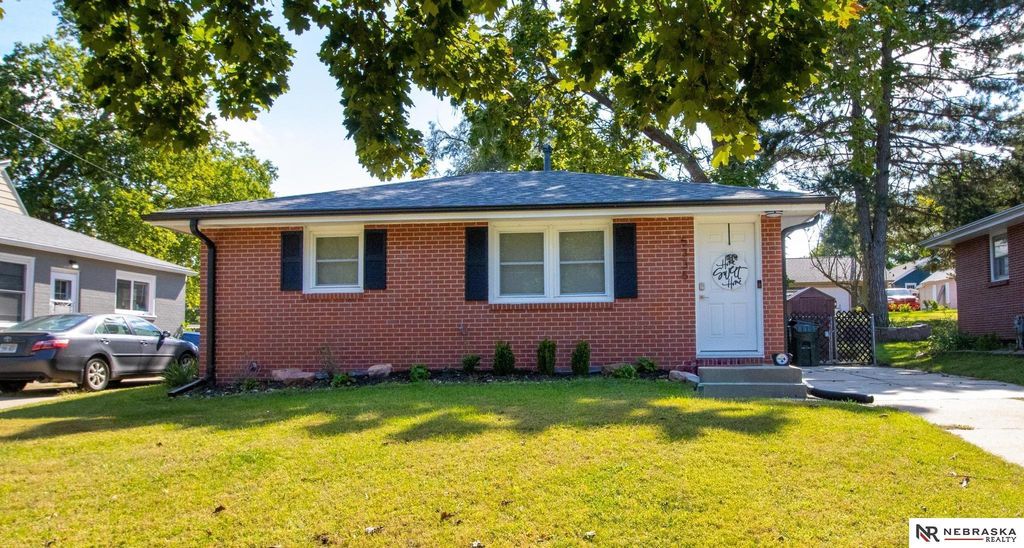 5335 Bancroft Avenue, Lincoln