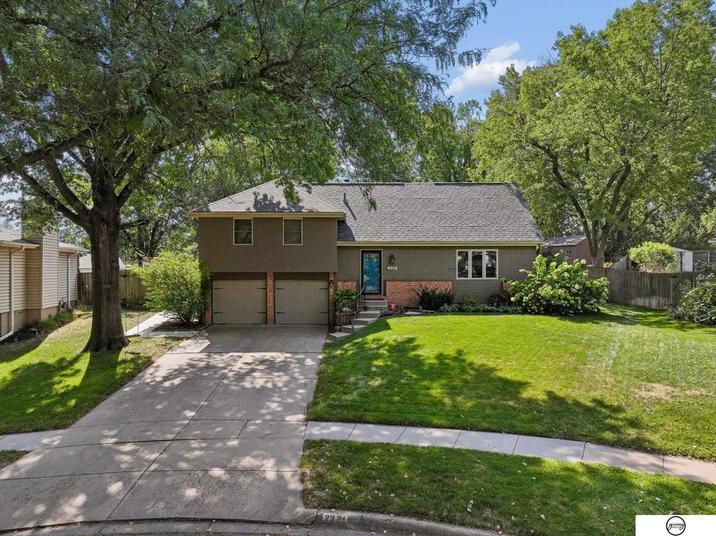 2321 Camelot Court, Lincoln