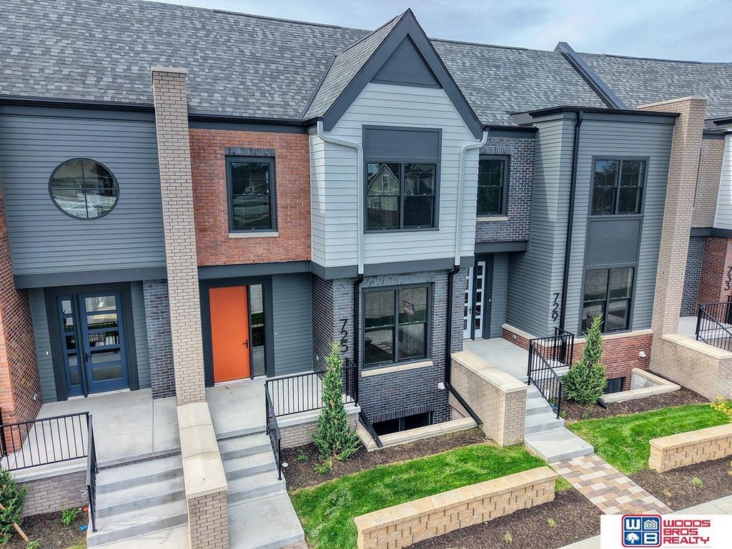 725 Blue Sage Boulevard, Lincoln