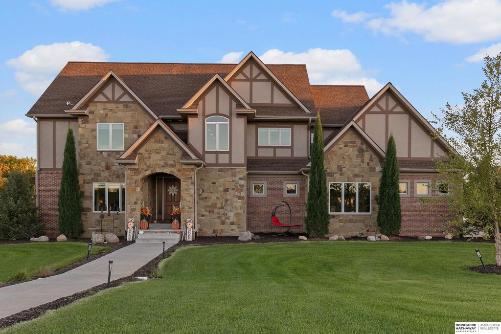 17350 Birdsong Place, Hickman