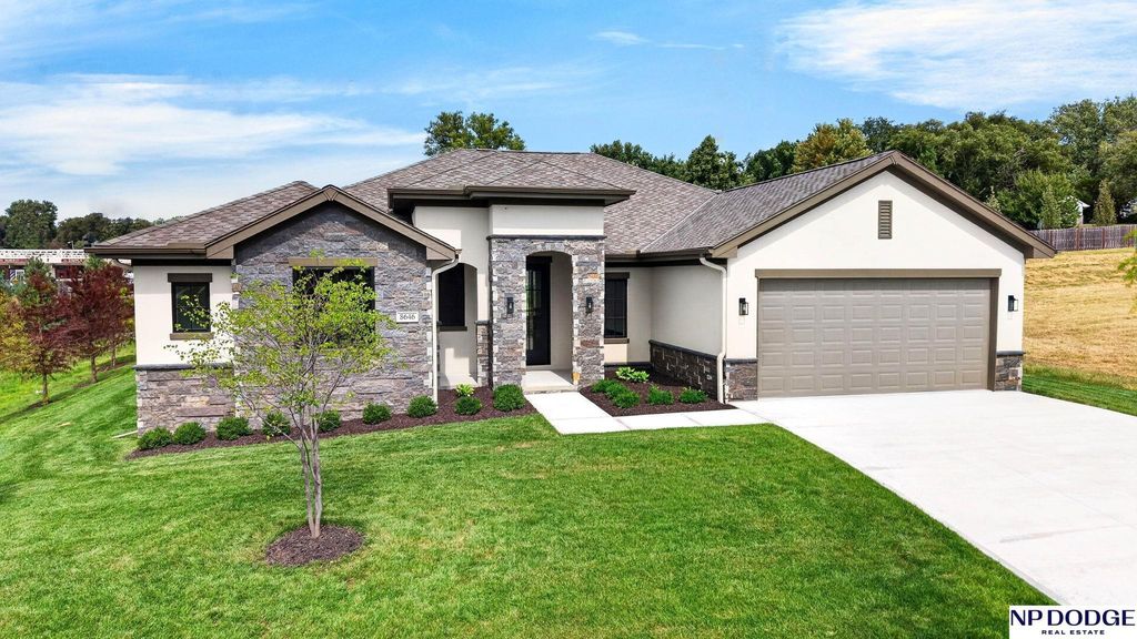 8646 Loveland Estates Court, Omaha