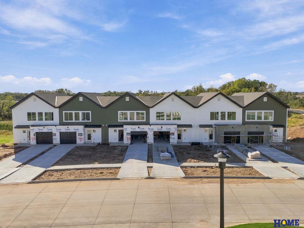 563 W Corsac Road, Lincoln