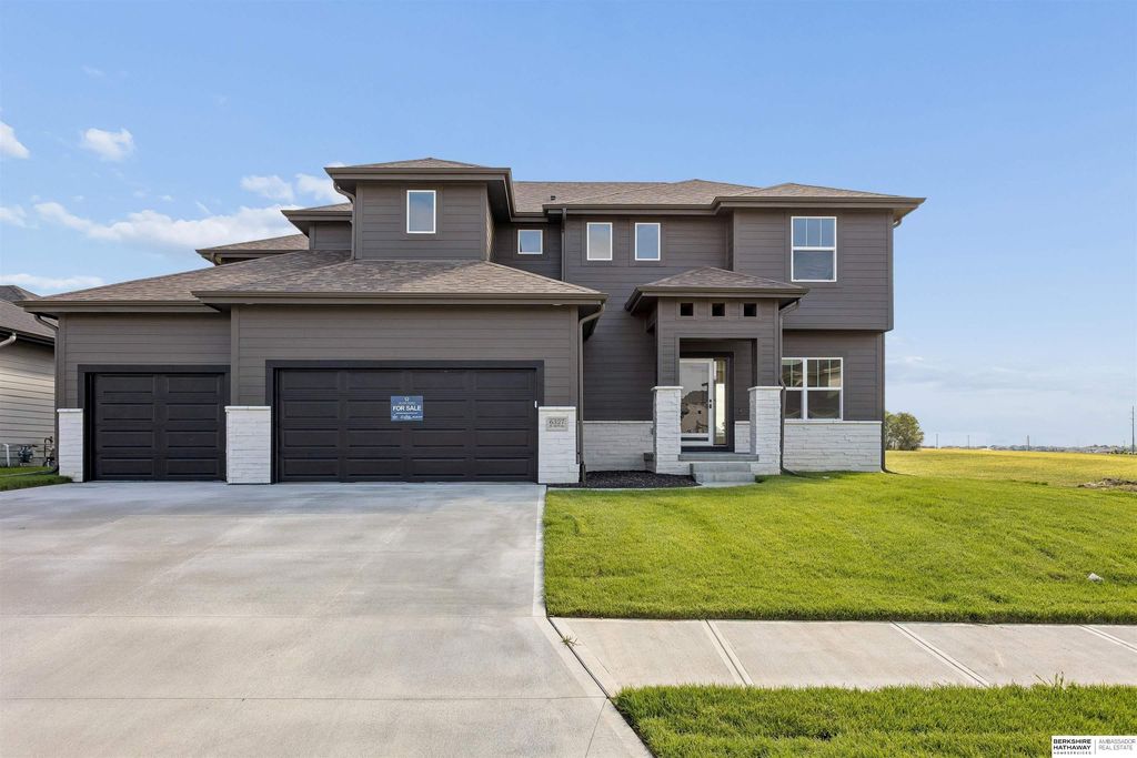 6327 N 207 Street, Elkhorn