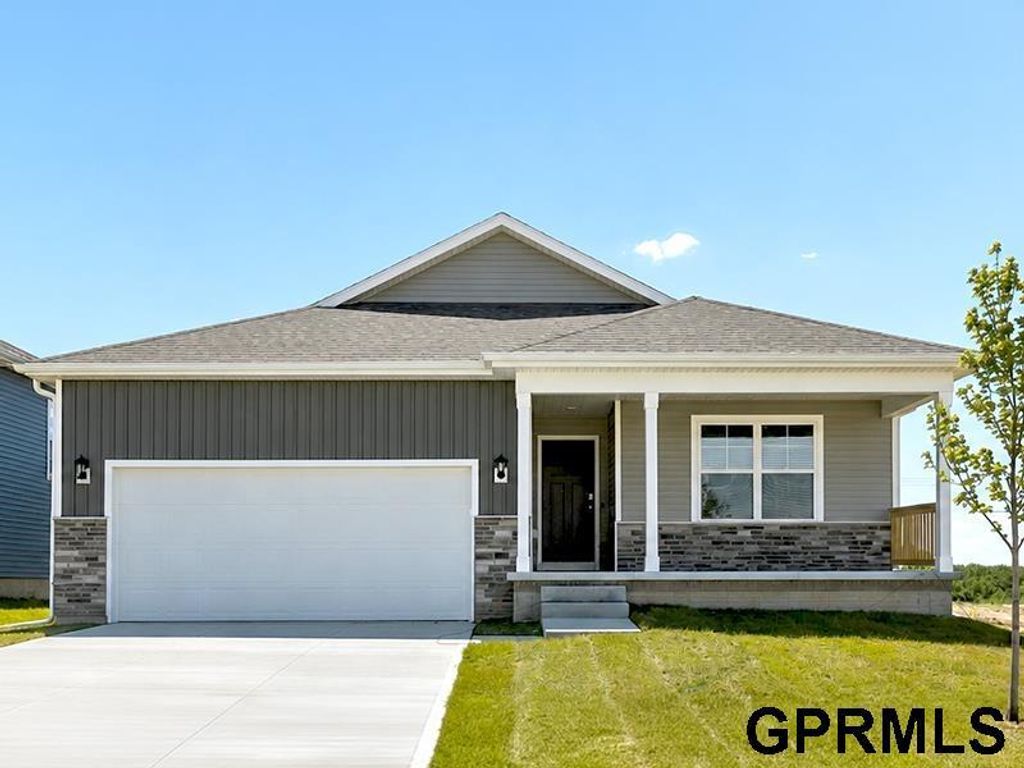 11608 S 56th Street, Bellevue